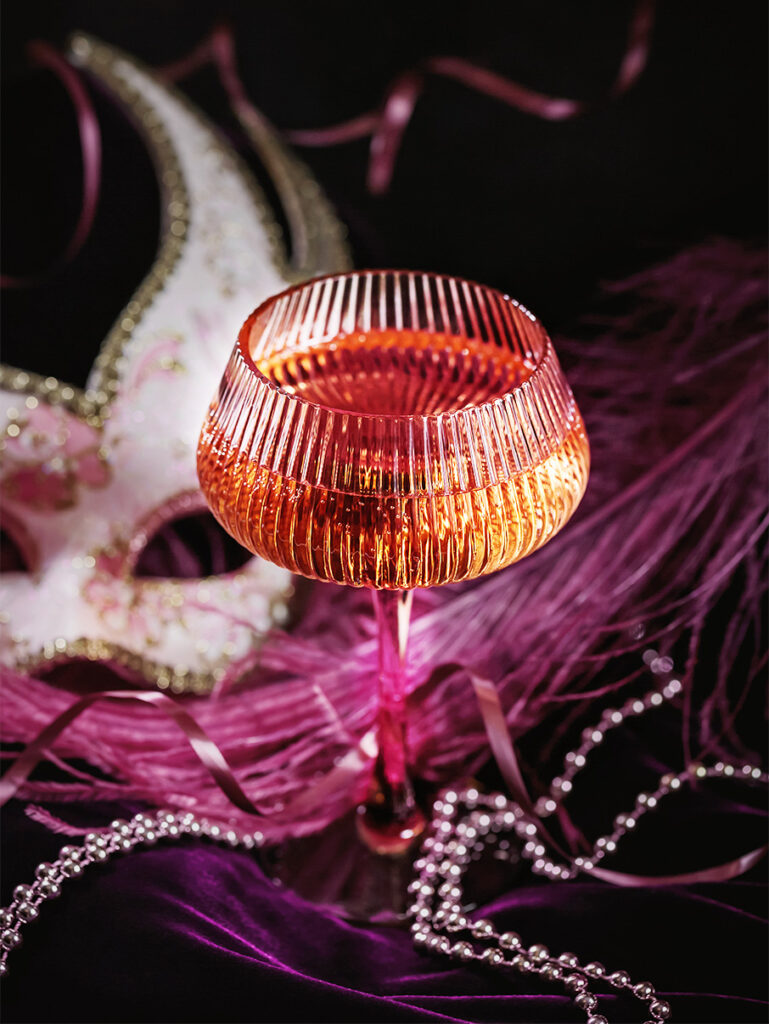 verre de vin cabaret repas spectacle - Le diamant bleu cabaret 45