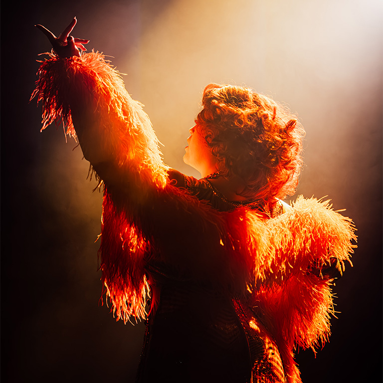 danseuse cabaret repas spactale Cabaret 45